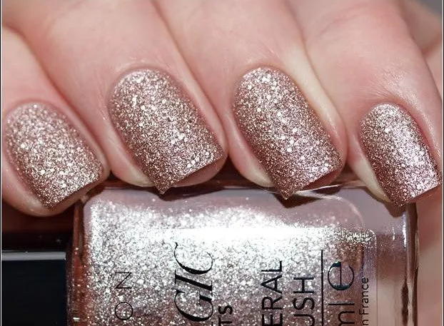 Avon Mark. Nail Style Studio Mineral Crush Nail Enamel - 10ml