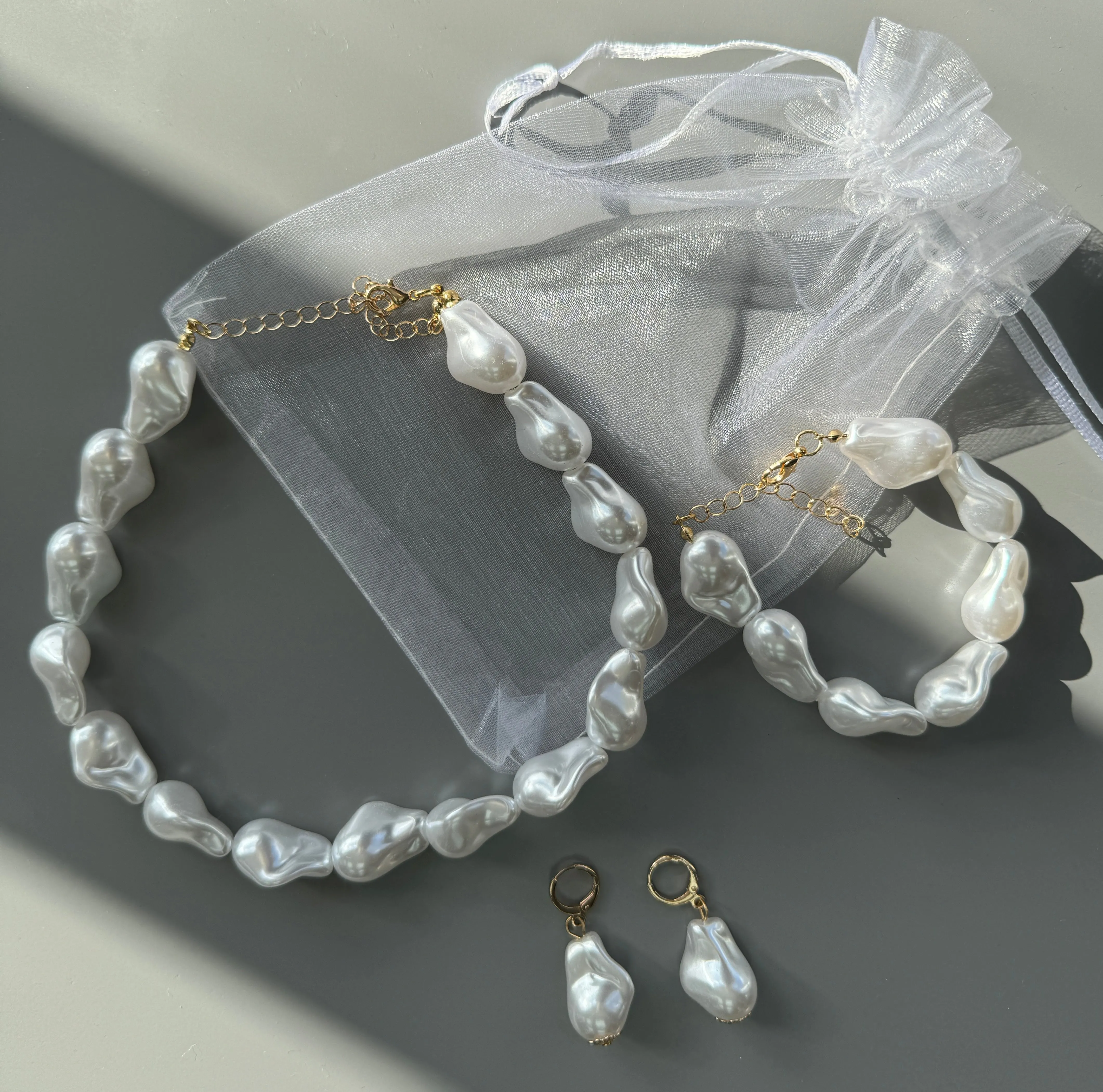 Cream / Gold 3 Piece Baroque Pearl Jewellery Set in tulle gift bag