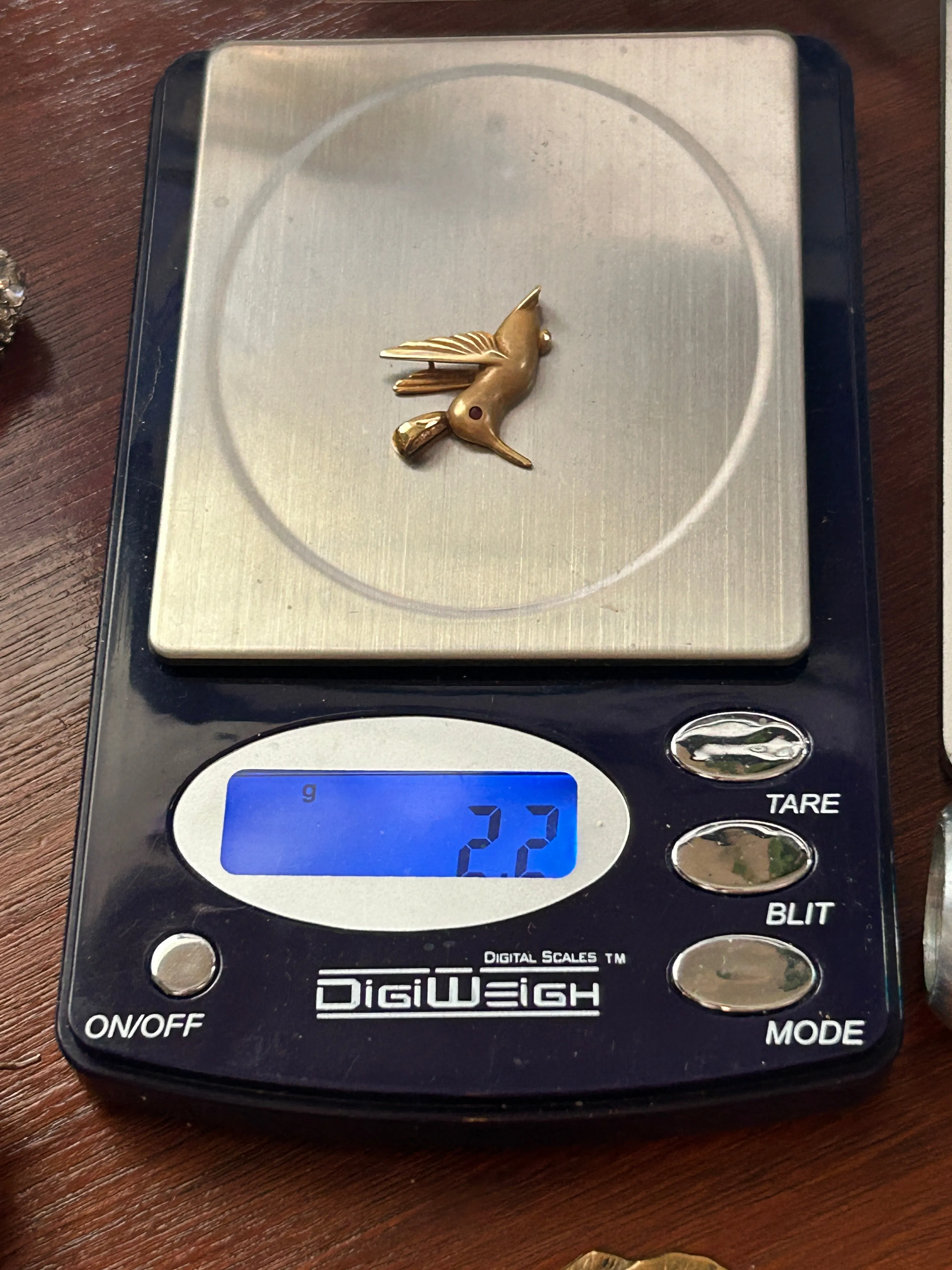 Vintage 14k Yellow Gold Brushed Polished Hummingbird Pendant Charm Ruby Eye